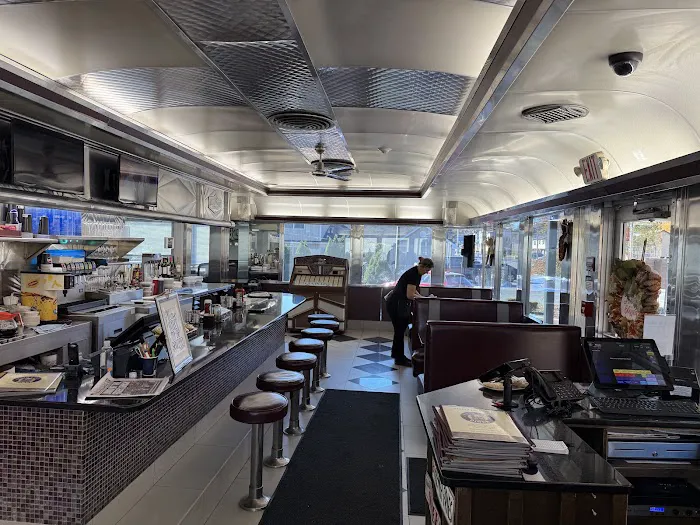 Main Line Diner Picture 9