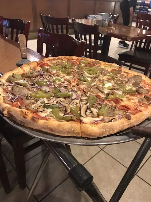 Guido's Pizza Parlor Picture 8