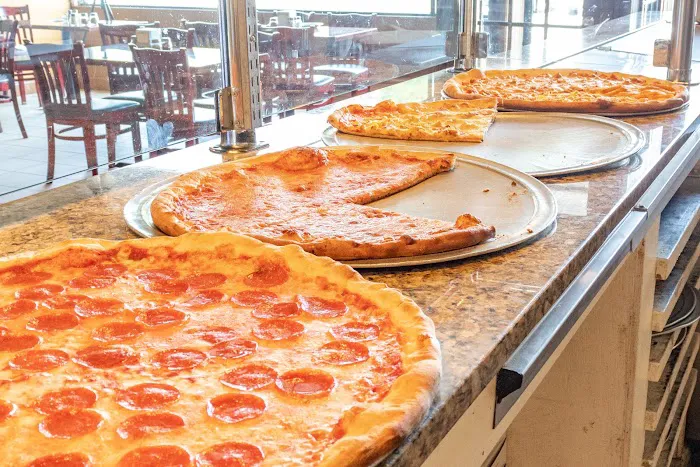 Guido's Pizza Parlor Picture 6