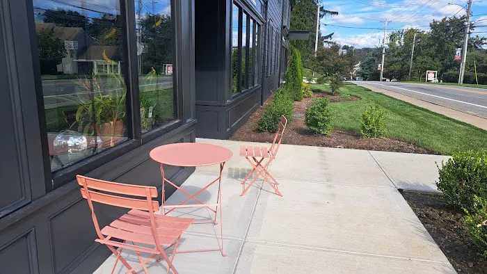 Sip and Glo Picture 6