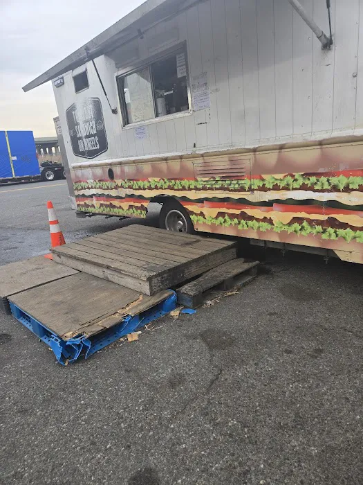 Yankees Lunch Truck Picture 6