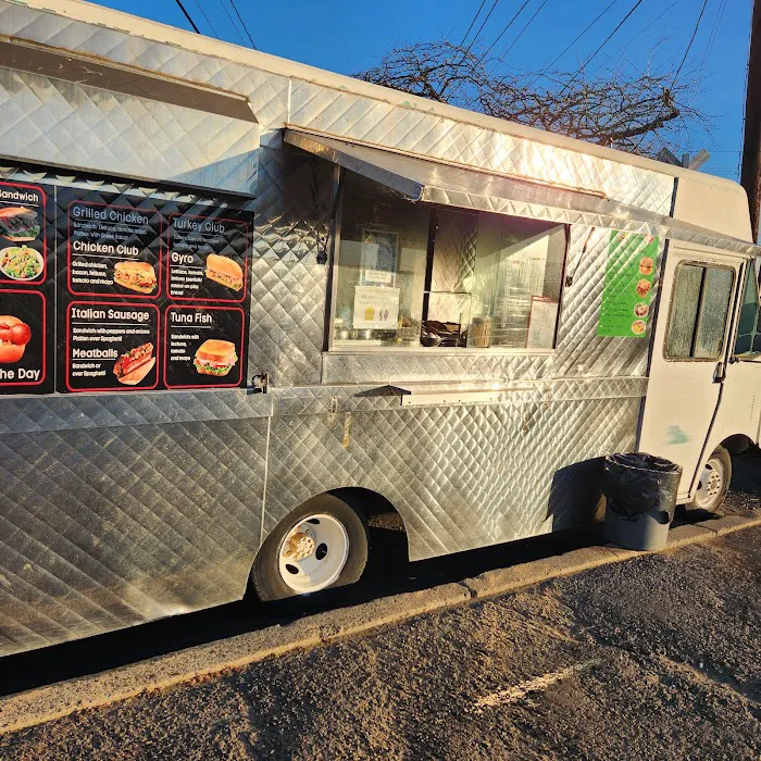 Pier Lunch Stop Picture 3