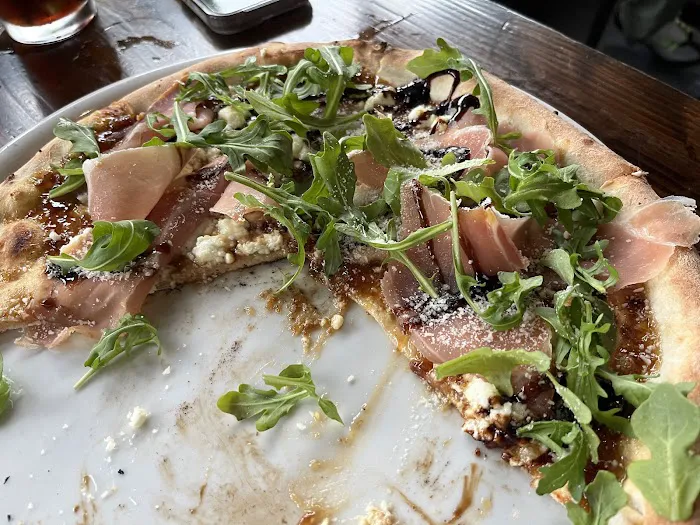 Ah' Pizz Harrison Picture 4