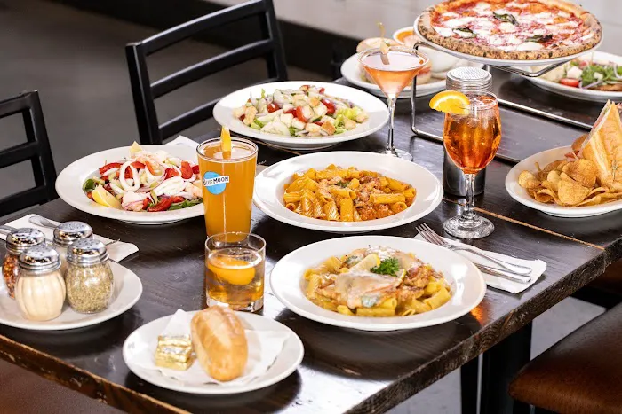 Ah' Pizz Harrison Picture 5