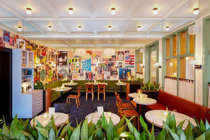 Charley Bistro Picture 7