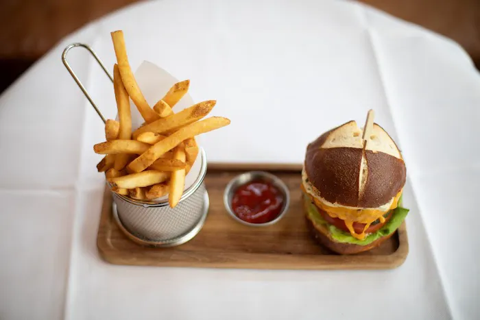 Charley Bistro Picture 3