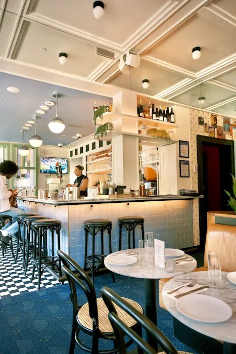 Charley Bistro Picture 2