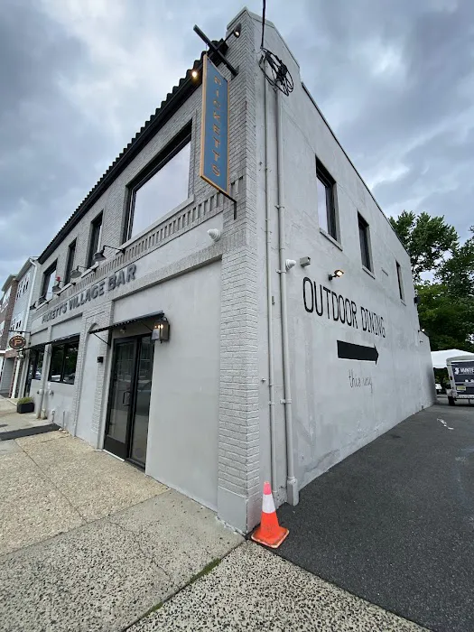 Pickett's Village Bar Picture 5