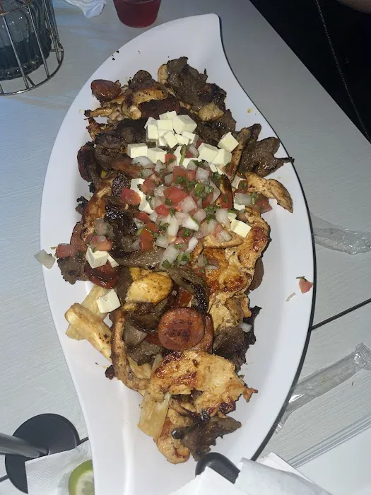 El Buen Gusto Restaurant & Bar Picture 3