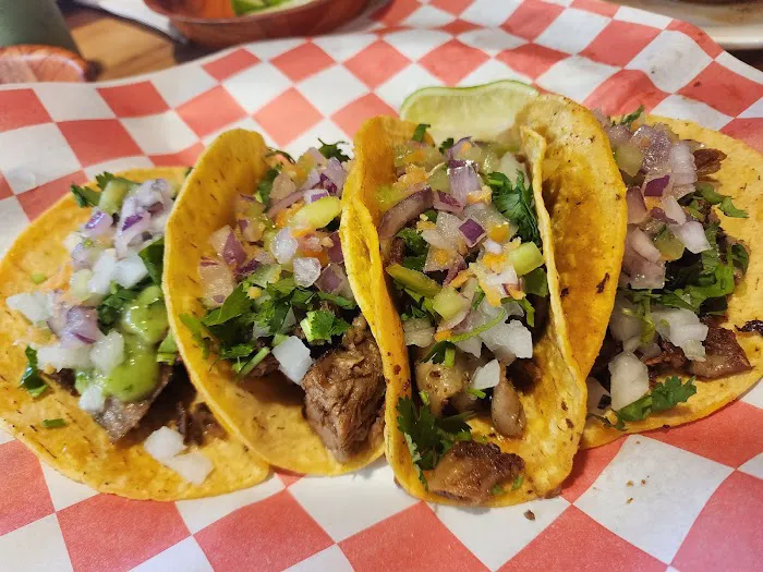 Los Tres Cabrera Picture 5