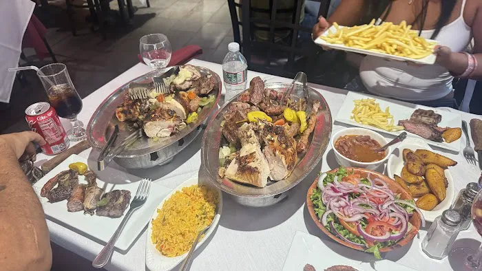 El Leño Steakhouse Bar & Grill Picture 5