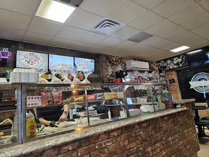 Pizza Market & Arepas Picture 7