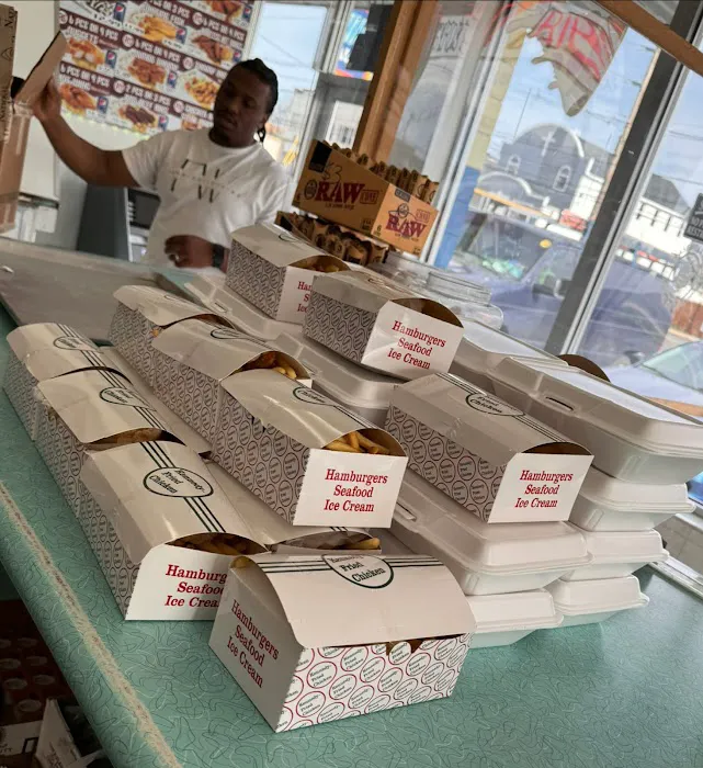 Kennedy Fried Chicken and Pizza halal food Picture 6