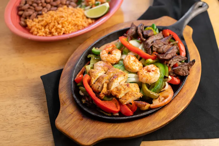 Cadejo Restaurant & Bakery Picture 10