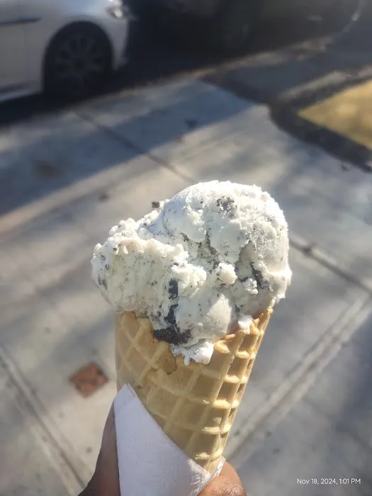 Happi Cone Ice Cream and Cafe Picture 2