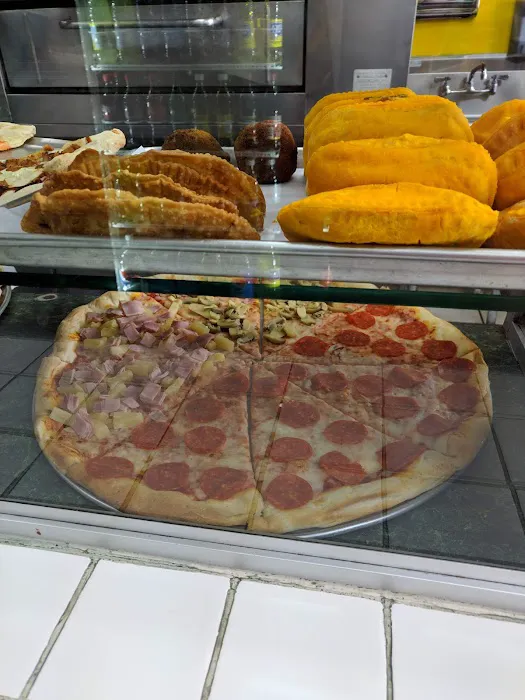 Jorge's Pizza & Pasta Restaurant Picture 4