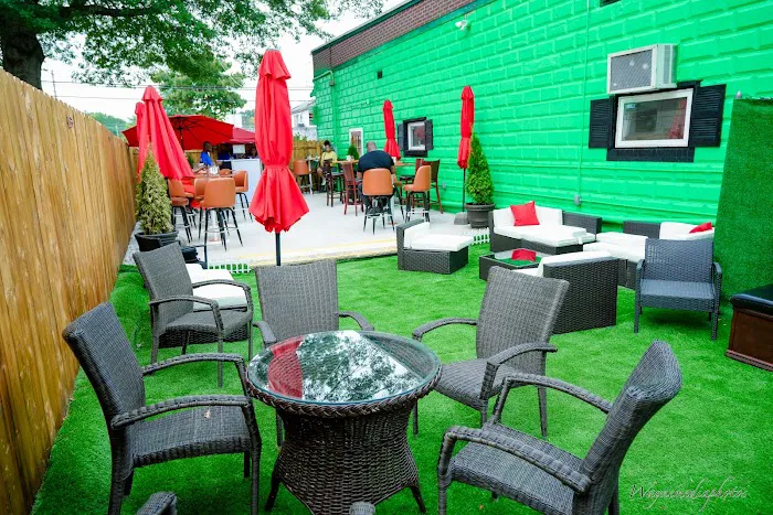 Island Cafe Rock Picture 9