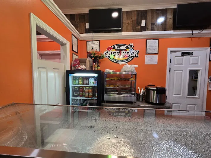 Island Cafe Rock Picture 5
