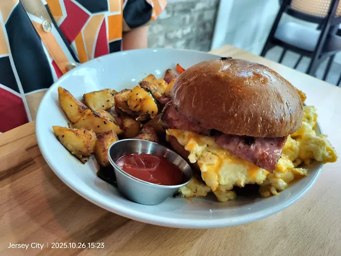 Bowl Burger Bistro Picture 3