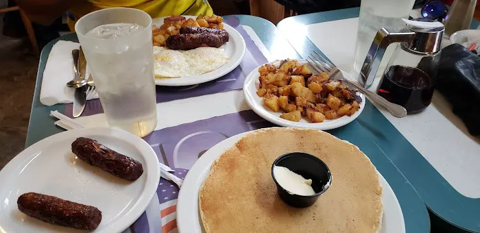 Elsie's Luncheonette Picture 3