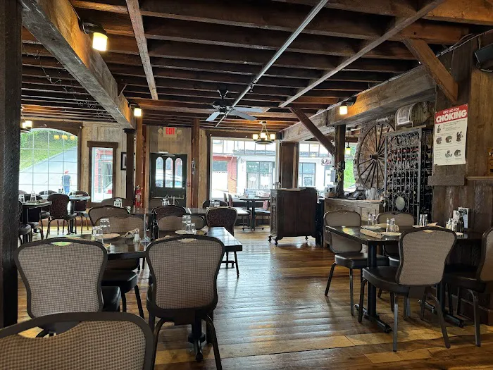 Rustic Wheelhouse Restaurant Picture 5