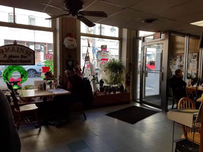 19 Main Street Luncheonette Picture 6