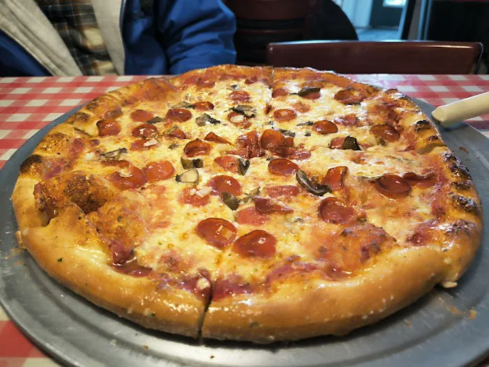 Amore's Pizzeria & Restaurant Picture 3