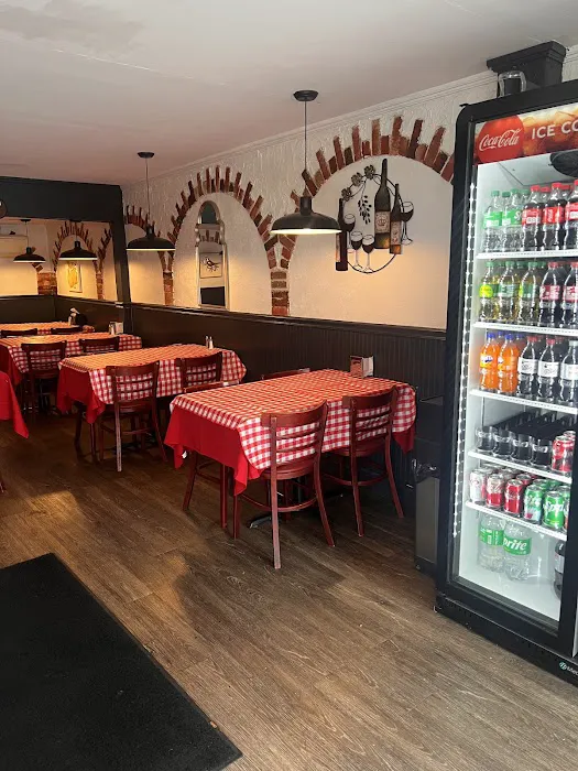 Amore's Pizzeria & Restaurant Picture 1