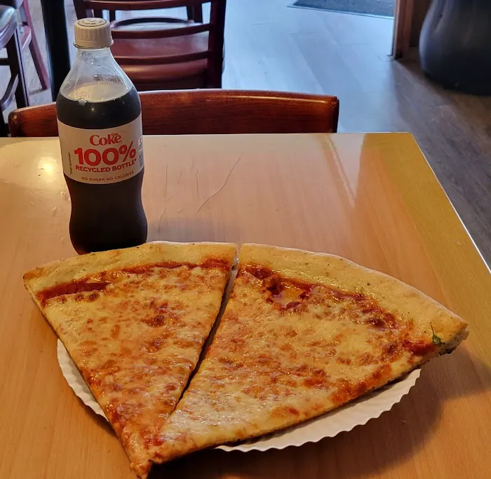 Amore's Pizzeria & Restaurant Picture 10