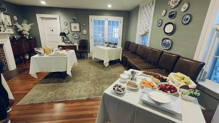 Dobbins' Tavern at the Stagecoach Inn in Goshen, NY Picture 4