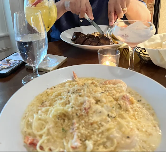 Dobbins' Tavern at the Stagecoach Inn in Goshen, NY Picture 9