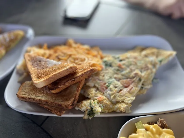 The Crystal Cafe Picture 8