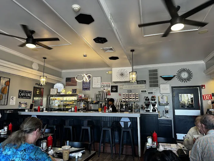 The Crystal Cafe Picture 7