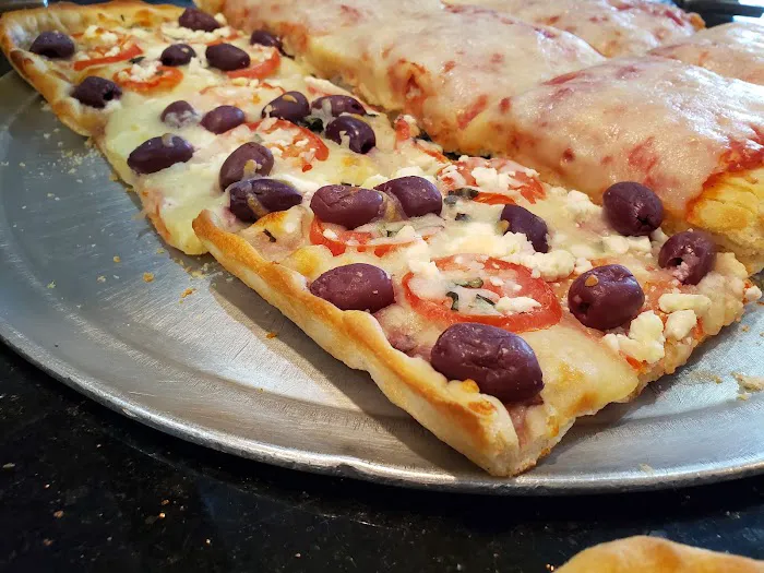 Tomato Garden Pizza and Restaurant Picture 2