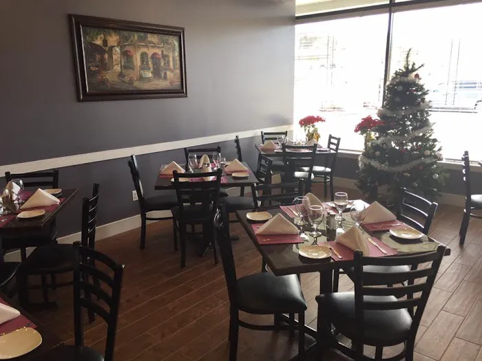 Tomato Garden Pizza and Restaurant Picture 10