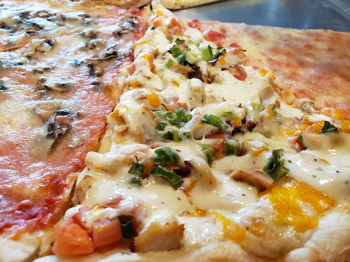 Tomato Garden Pizza and Restaurant Picture 4