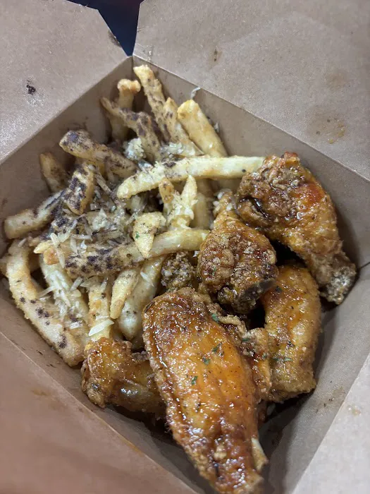 Sauce Boss Wings Picture 3