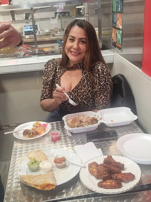 Taquitos Y Más Picture 1