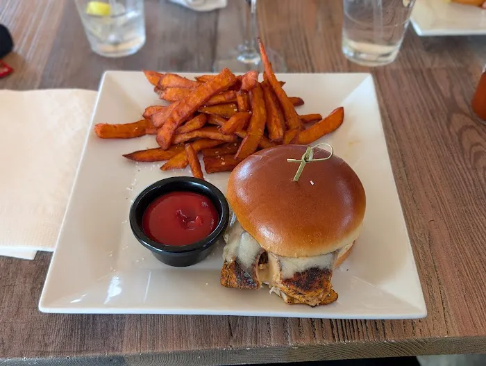 Tiffs Grill & Ale House Picture 3