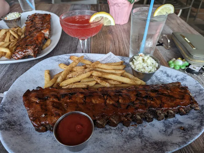 Tiffs Grill & Ale House Picture 5