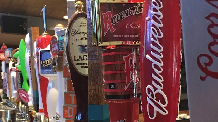 Tiffs Grill & Ale House Picture 6