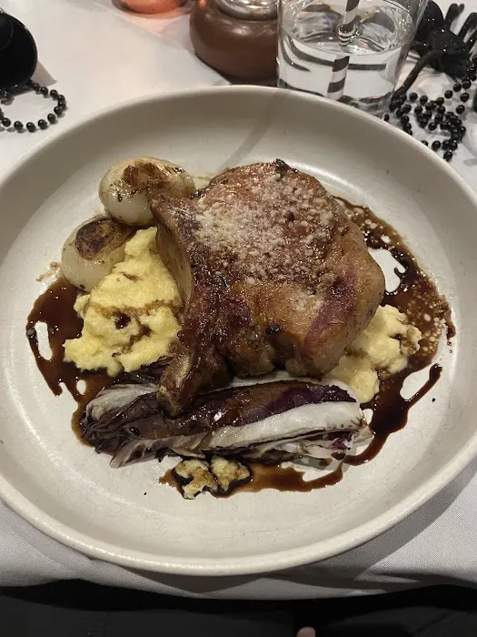 Town Bar + Kitchen Picture 7