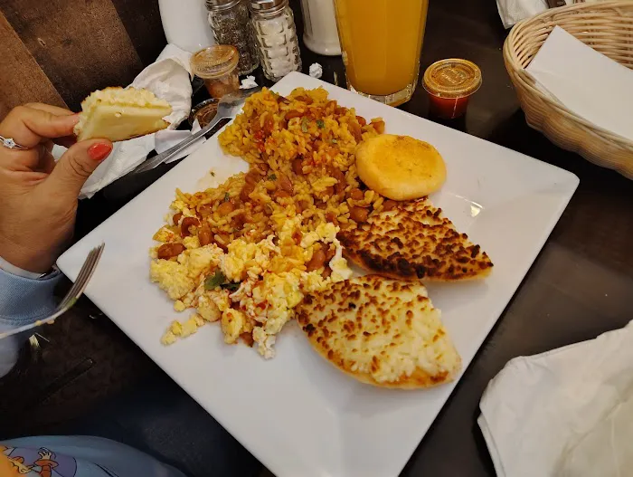 Cafe Y Canela Colombian Restaurant Picture 6