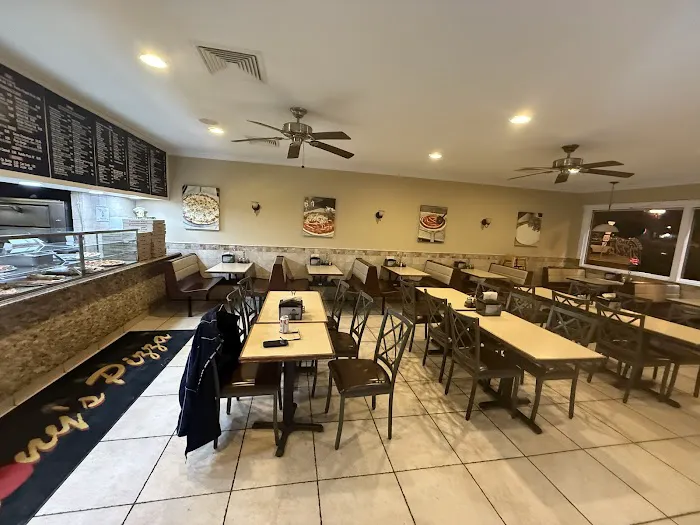 Tony's Pizza Picture 5