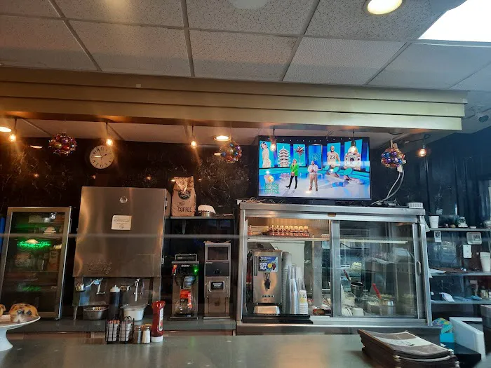 The Plaza Cafe and Diner Picture 3