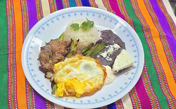 Giselle’s Deli Picture 4