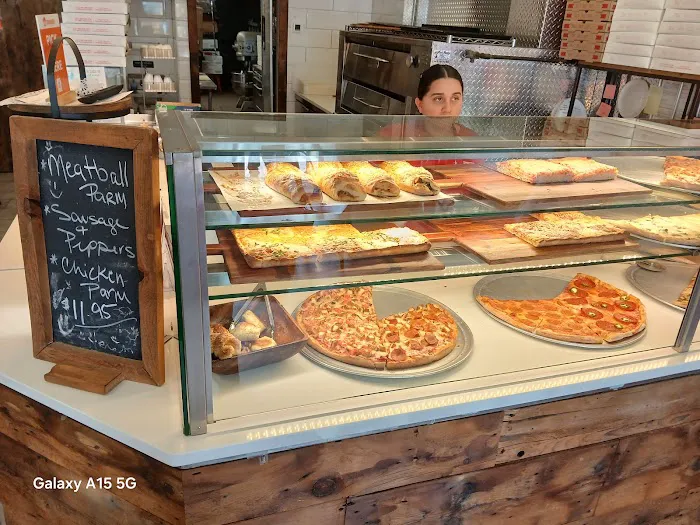 Teresa's Pizza Box Picture 2