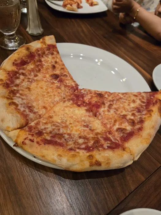 Aversano's Restaurant - Catering - Pizzeria Picture 3