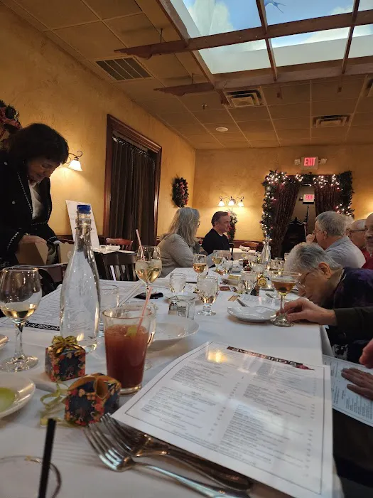 Aversano's Restaurant - Catering - Pizzeria Picture 6