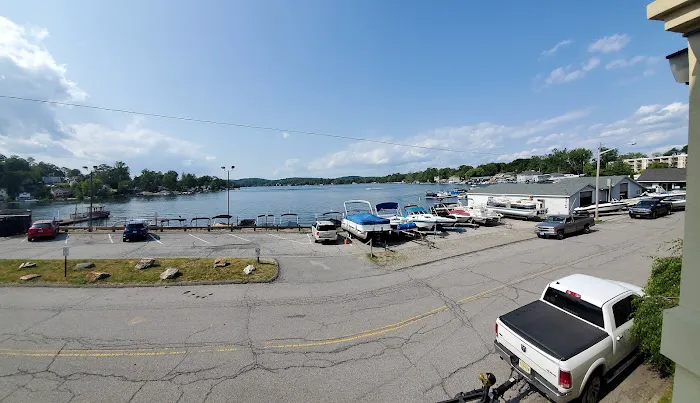 Four Brothers Pizza Restaurant Picture 6